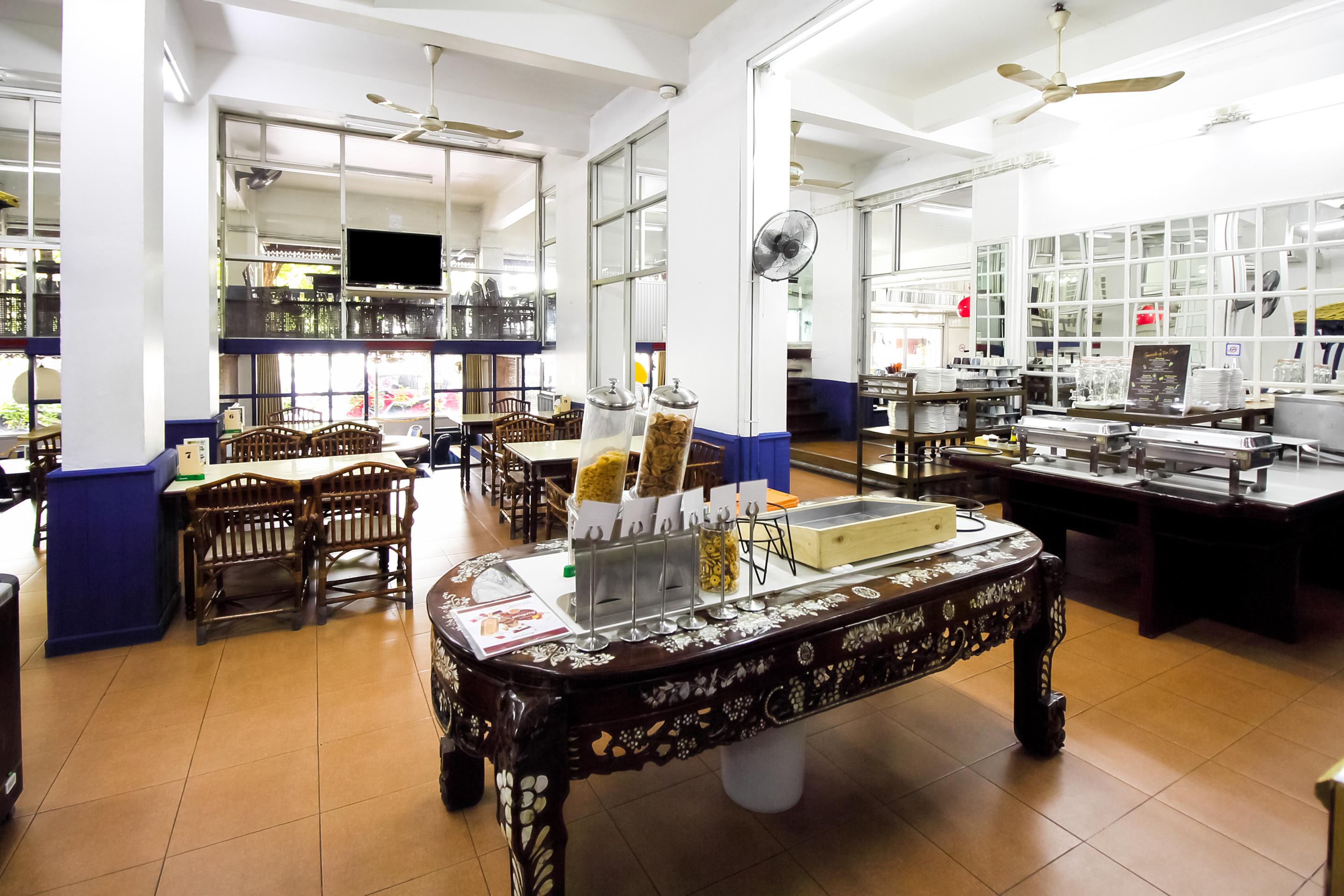 The Krungkasem Srikrung Khách sạn 3*